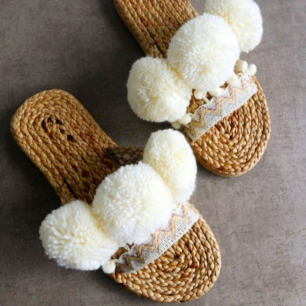 *NEW* Handmade Boho Pompom Sandals (US size 8.5 but can also fit size 8 & 9)